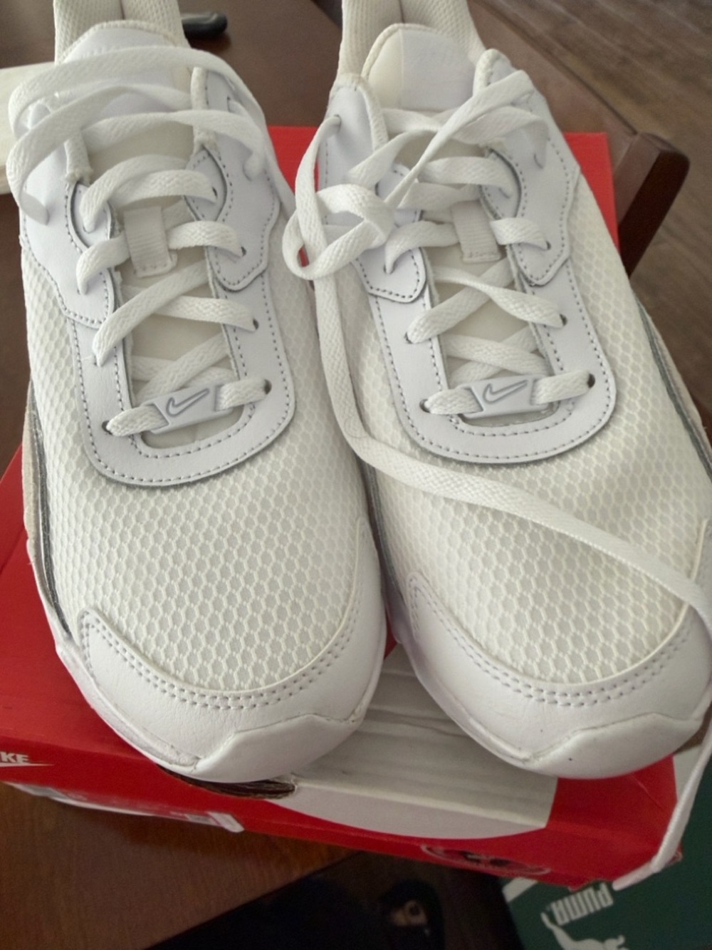 Nike White/Tan RYZ 365 II Box Label Sneakers (Women’s 8) great condition